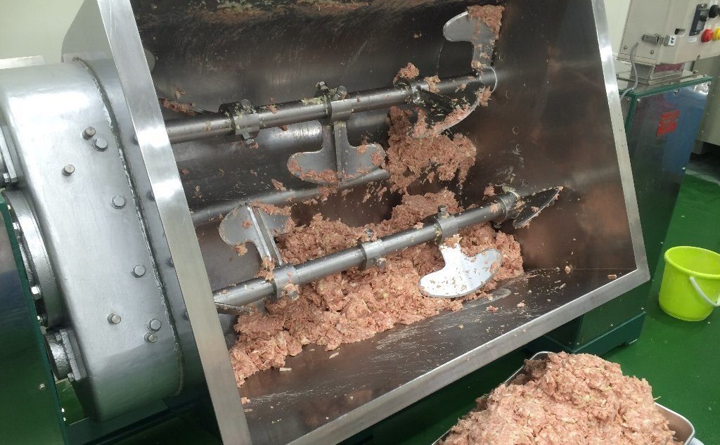 自社スーパーPB惣菜製造工場